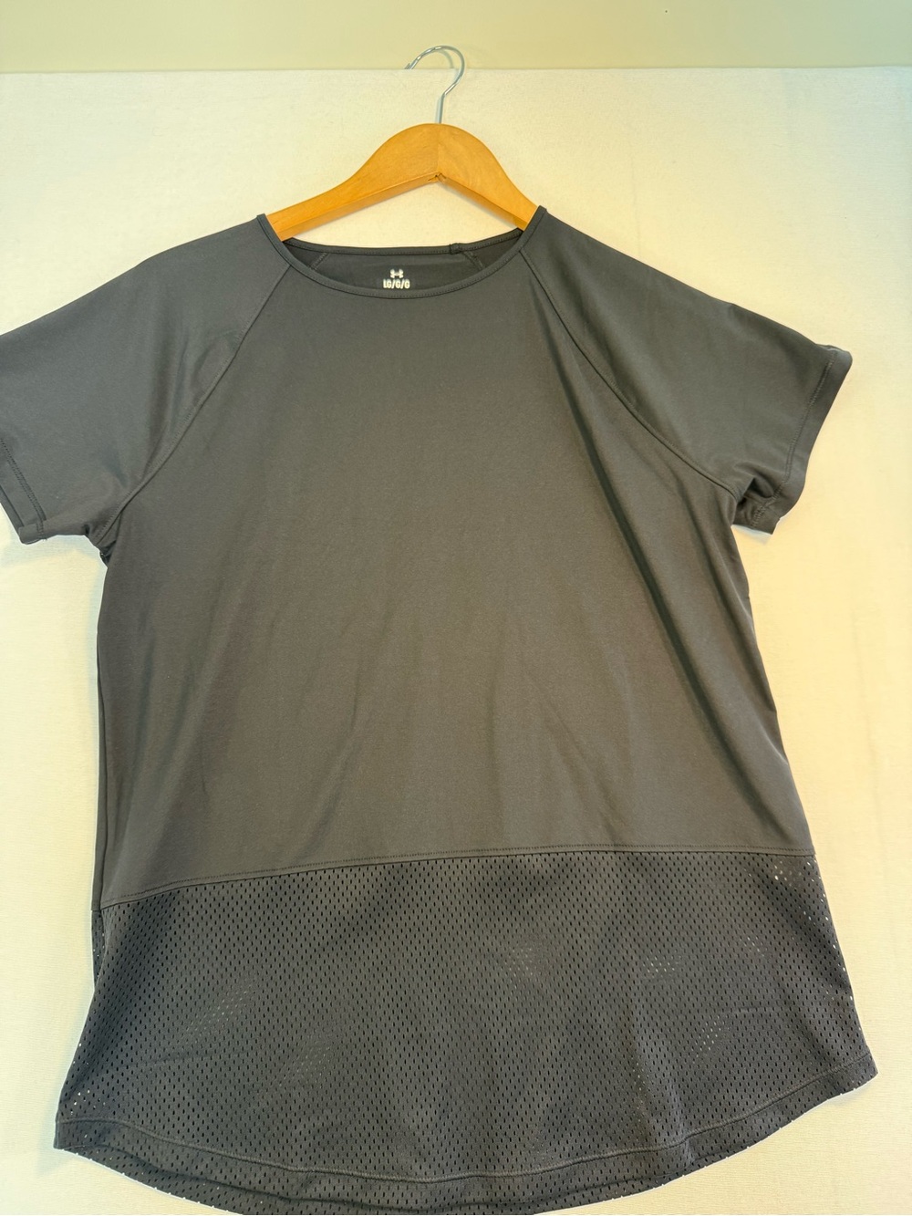 Under Armour Women’s Black Performance Short Sleeve Shirt Sz L